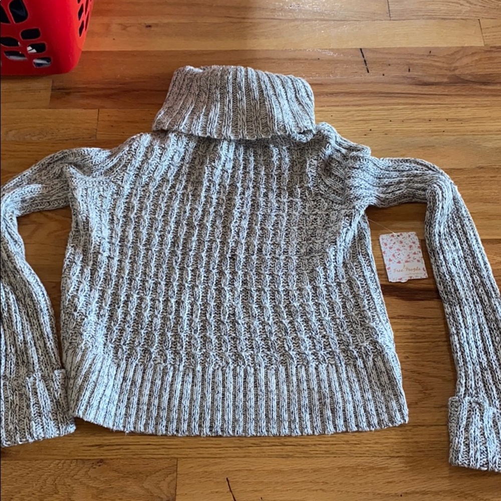 Free people sweater XS